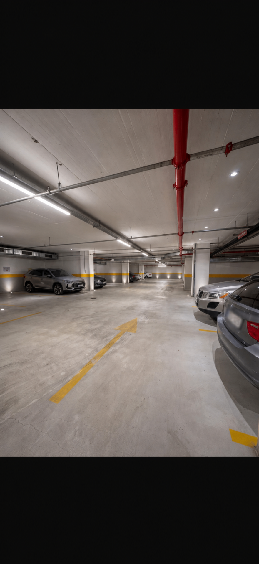 Spacious parking spots